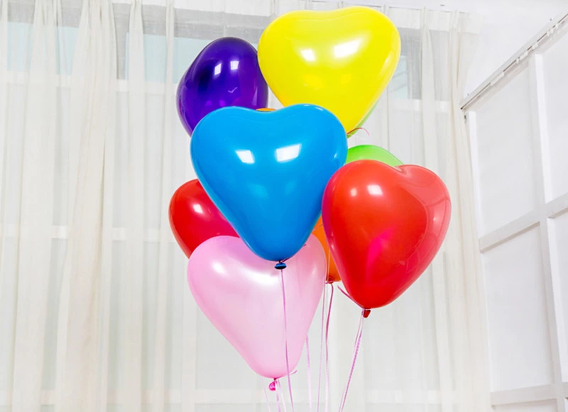 Разноцветные воздушные шары сердечки